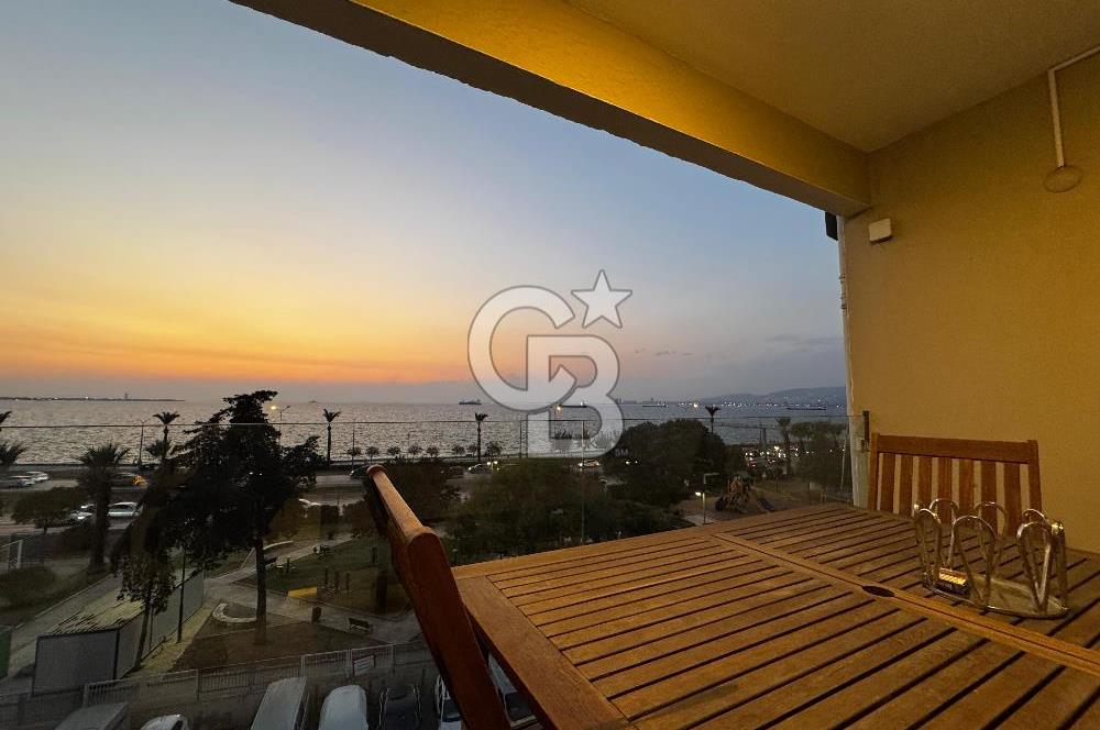 İzmir Karataşta 1.Sınıf Tadilatlı Deniz Manzaralı ve Otoparklı