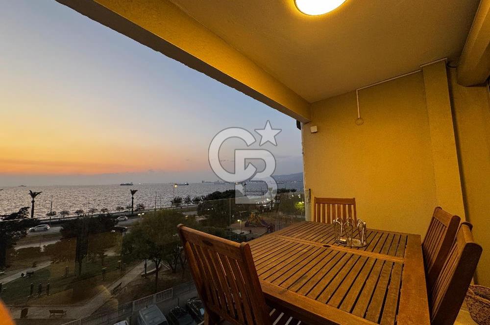 İzmir Karataşta 1.Sınıf Tadilatlı Deniz Manzaralı ve Otoparklı
