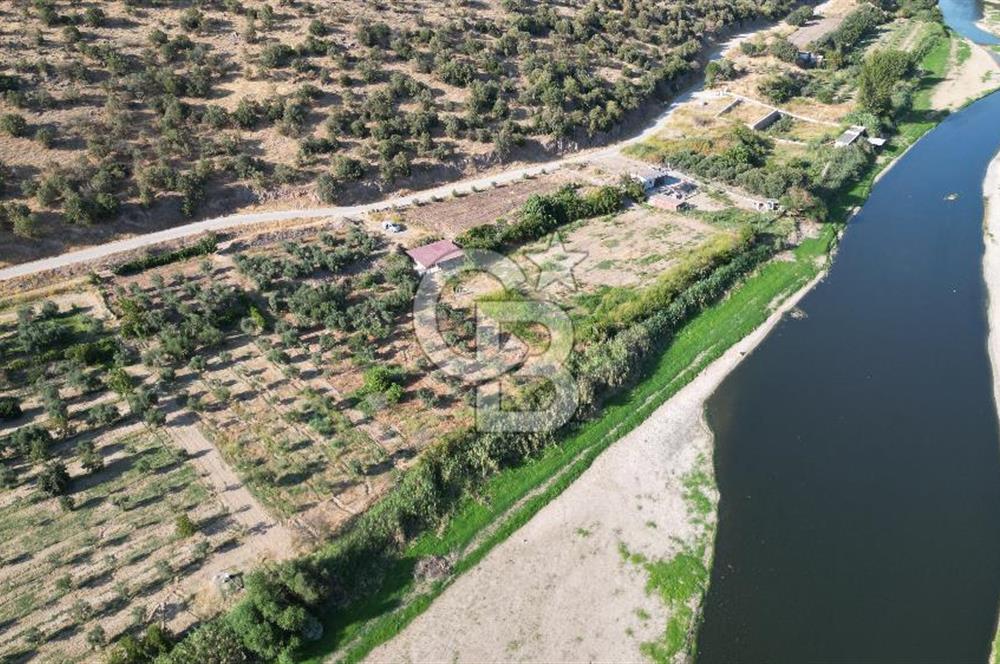 MENEMEN SÜLEYMANLIDA GEDİZ NEHRİ KENARINDA 571M2 HOBİ BAHÇELİ EV