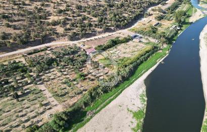 MENEMEN SÜLEYMANLIDA GEDİZ NEHRİ KENARINDA 571M2 HOBİ BAHÇELİ EV