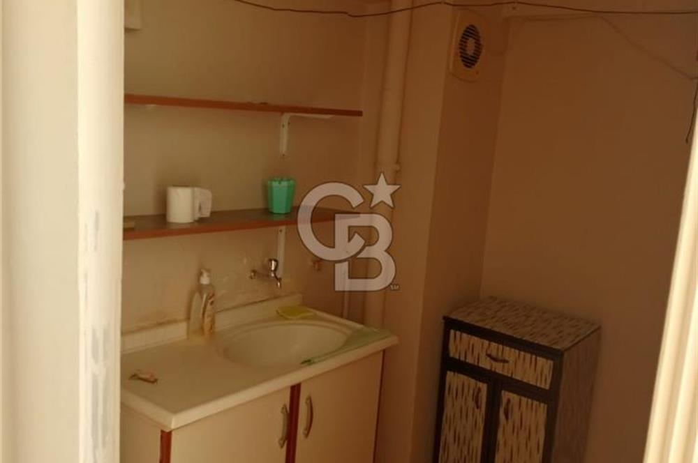 KARŞIYAKA ÇARŞI'NIN KALBİNDE SATILIK OFİS