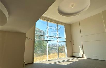 BAHÇEŞEHİR UPHİLL'DE 1100 M2 HAVUZLU, ÖZEL BAHÇELİ MALİKANE