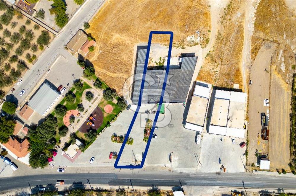 Foça Ilıpınar'da Anayol Üzerinde Satılık Dükkan