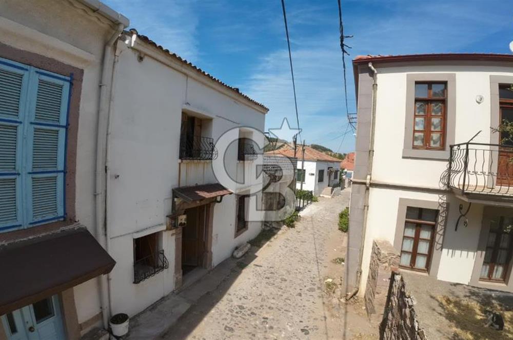 Cunda'da Satılık Çift Parselli Fırsat Mülk