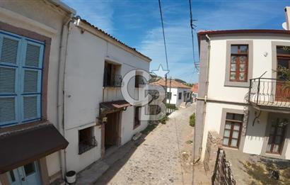 Cunda'da Satılık Çift Parselli Fırsat Mülk