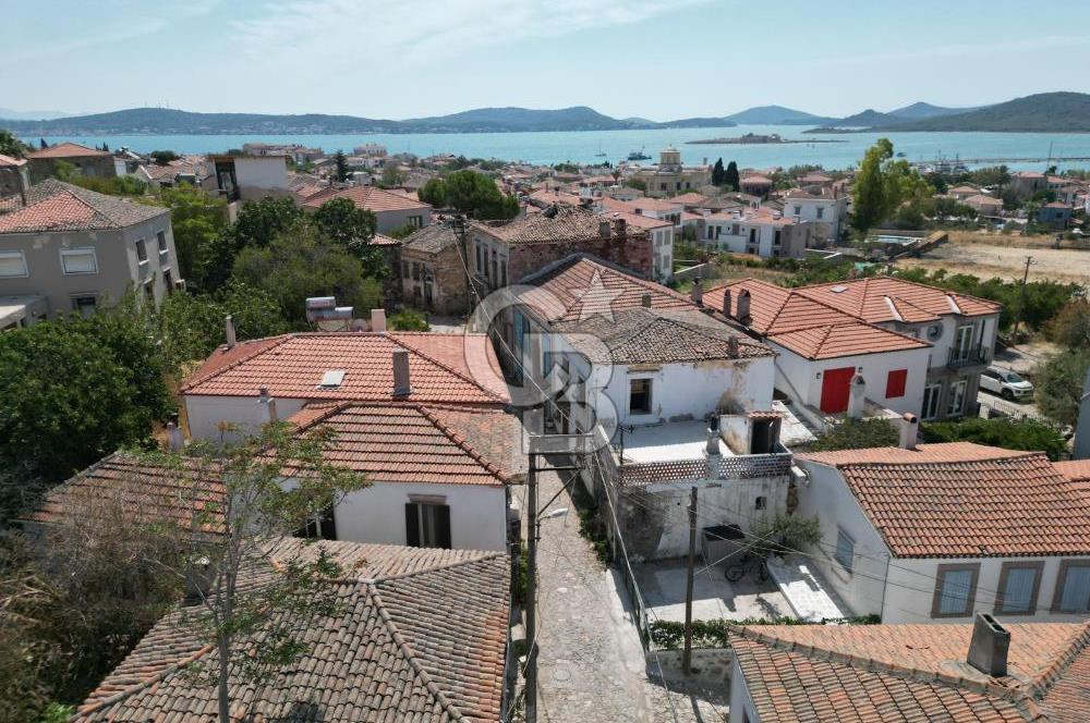 Cunda'da Satılık Çift Parselli Fırsat Mülk