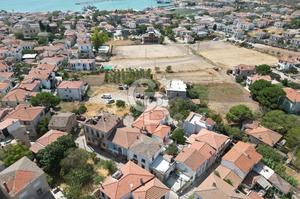 Cunda'da Satılık Çift Parselli Fırsat Mülk