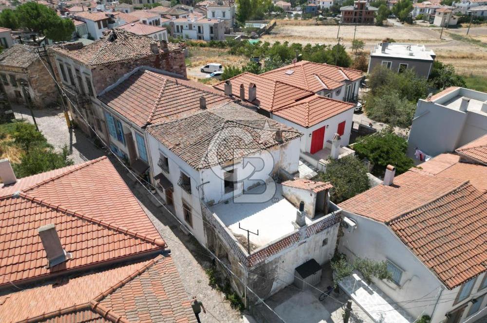 Cunda'da Satılık Çift Parselli Fırsat Mülk