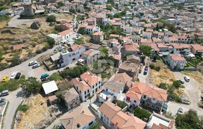 Cunda'da Satılık Çift Parselli Fırsat Mülk