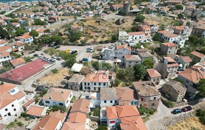Cunda'da Satılık Çift Parselli Fırsat Mülk