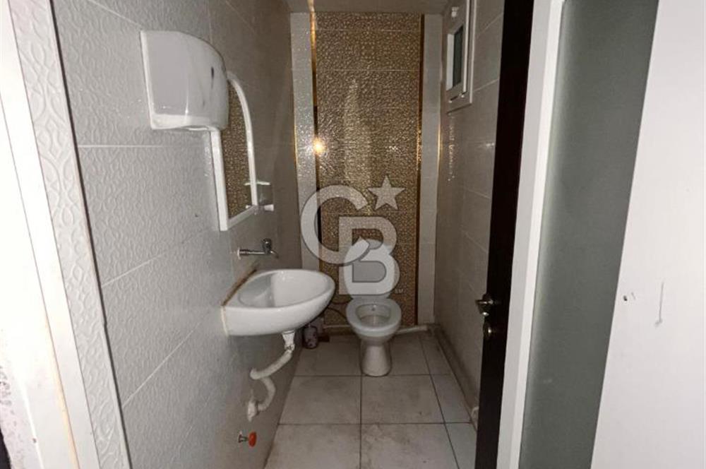 Buca Dumlupınar'da Cadde Üzerinde Köşe Dükkan