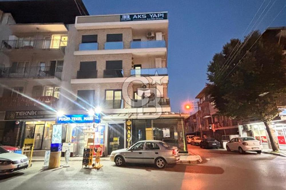 Buca Dumlupınar'da Cadde Üzerinde Köşe Dükkan