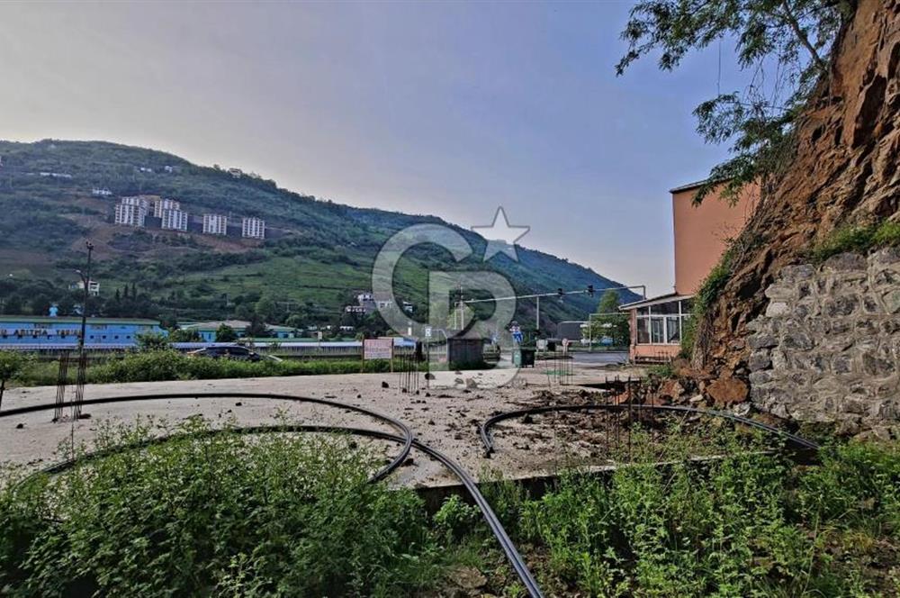 MAÇKA ESİROĞLU ANA CADDE ÜZERİNDE SATILIK ARSA!
