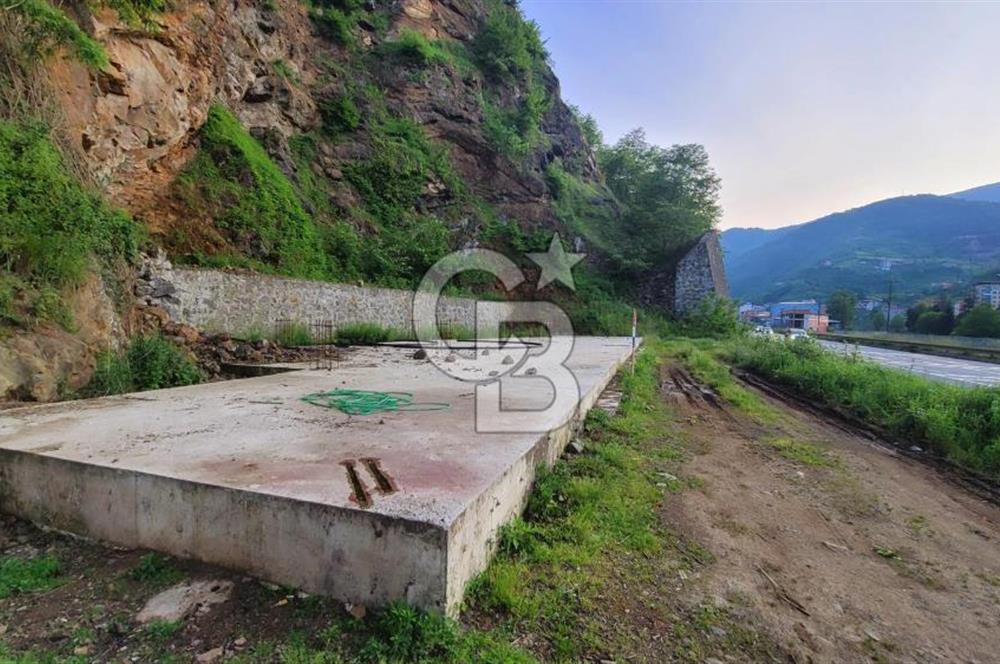 MAÇKA ESİROĞLU ANA CADDE ÜZERİNDE SATILIK ARSA!