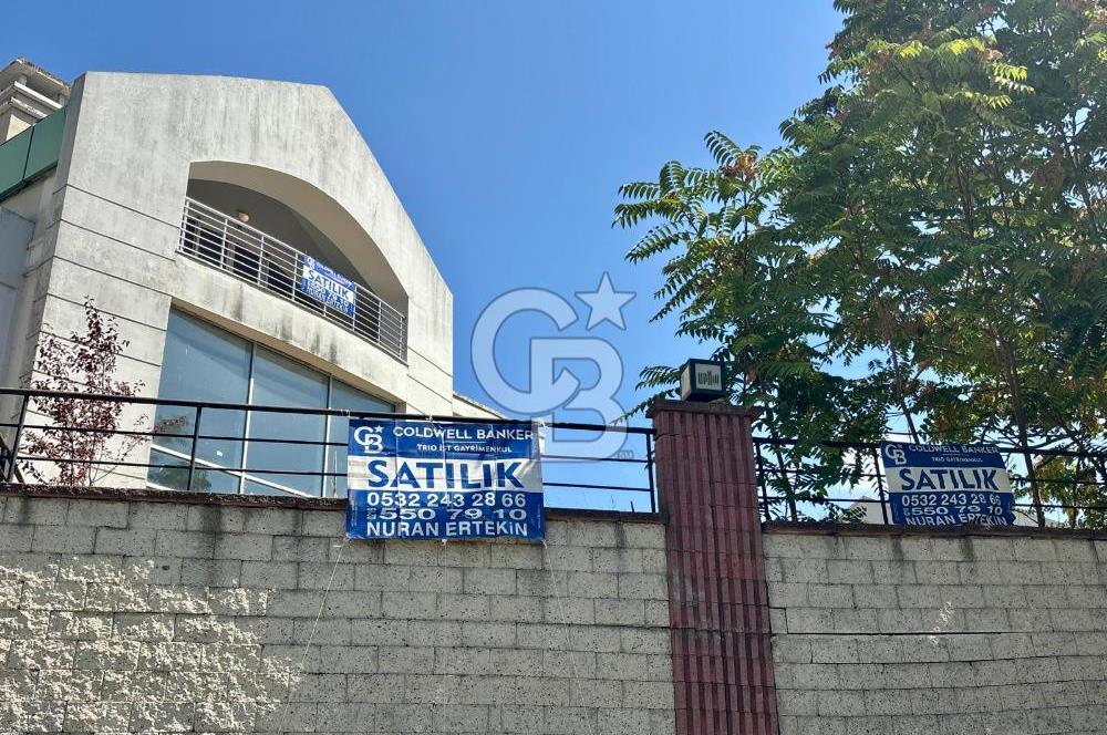 BAHÇEŞEHİR UPHİLL'DE 1100 M2 HAVUZLU ÖZEL BAHÇELİ MALİKANE