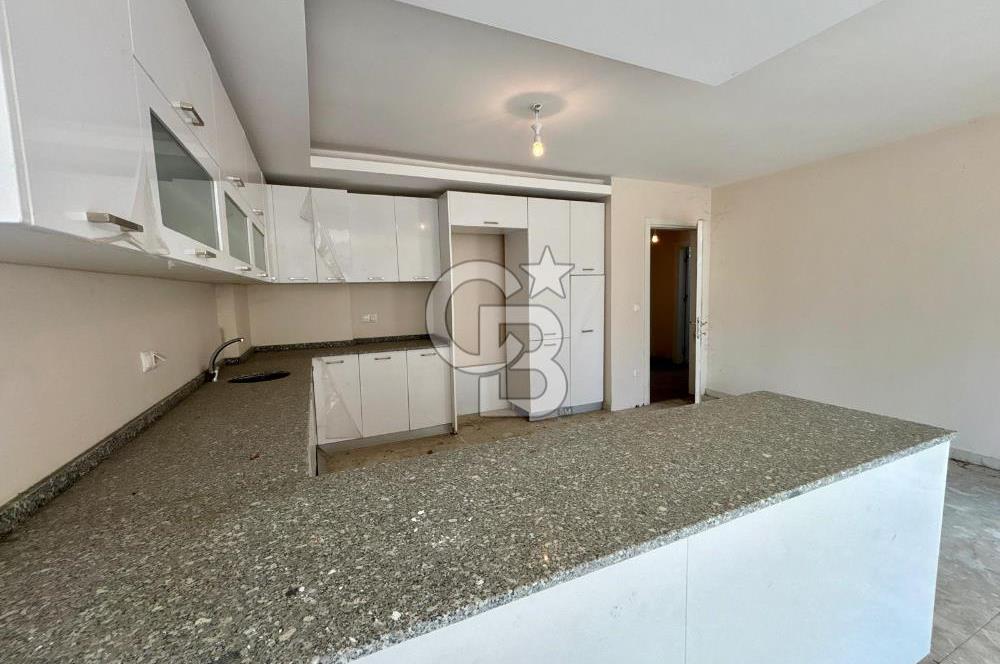 BAHÇEŞEHİR UPHİLL'DE 1100 M2 HAVUZLU ÖZEL BAHÇELİ MALİKANE