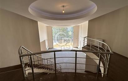 BAHÇEŞEHİR UPHİLL'DE 1100 M2 HAVUZLU ÖZEL BAHÇELİ MALİKANE