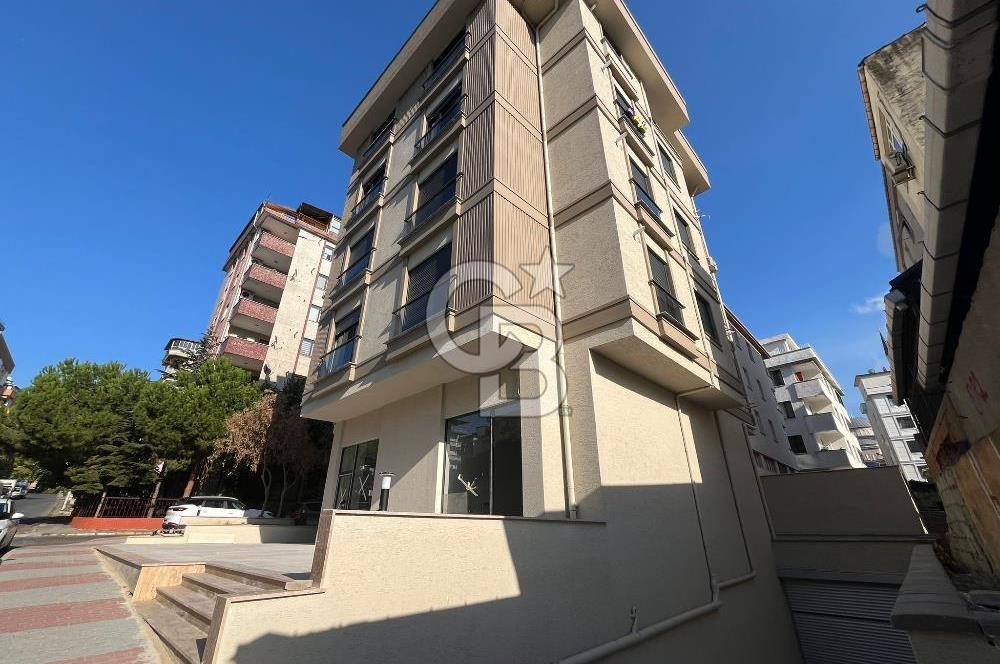 Maltepe Altayçeşmede Nihal sokak'ta sıfır binada satılık dükkan 