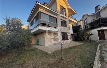 AYVALIK ÇAMLIKTA PRESTİJLİ SİTE TAM MÜSTAKİL SATILIK VİLLA