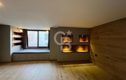 AYVALIK ÇAMLIKTA PRESTİJLİ SİTE TAM MÜSTAKİL SATILIK VİLLA