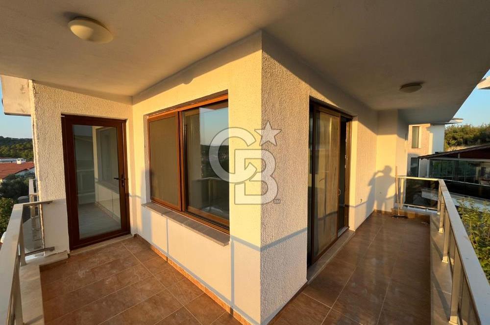 AYVALIK ÇAMLIKTA PRESTİJLİ SİTE TAM MÜSTAKİL SATILIK VİLLA