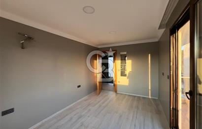 AYVALIK ÇAMLIKTA PRESTİJLİ SİTE TAM MÜSTAKİL SATILIK VİLLA