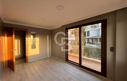 AYVALIK ÇAMLIKTA PRESTİJLİ SİTE TAM MÜSTAKİL SATILIK VİLLA