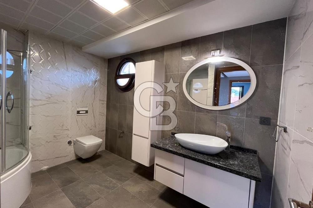 AYVALIK ÇAMLIKTA PRESTİJLİ SİTE TAM MÜSTAKİL SATILIK VİLLA
