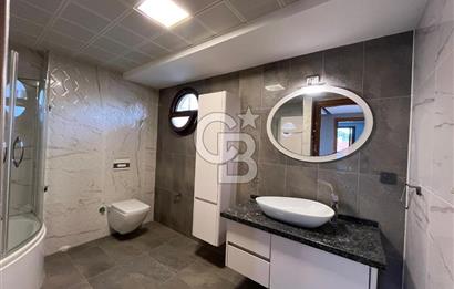 AYVALIK ÇAMLIKTA PRESTİJLİ SİTE TAM MÜSTAKİL SATILIK VİLLA