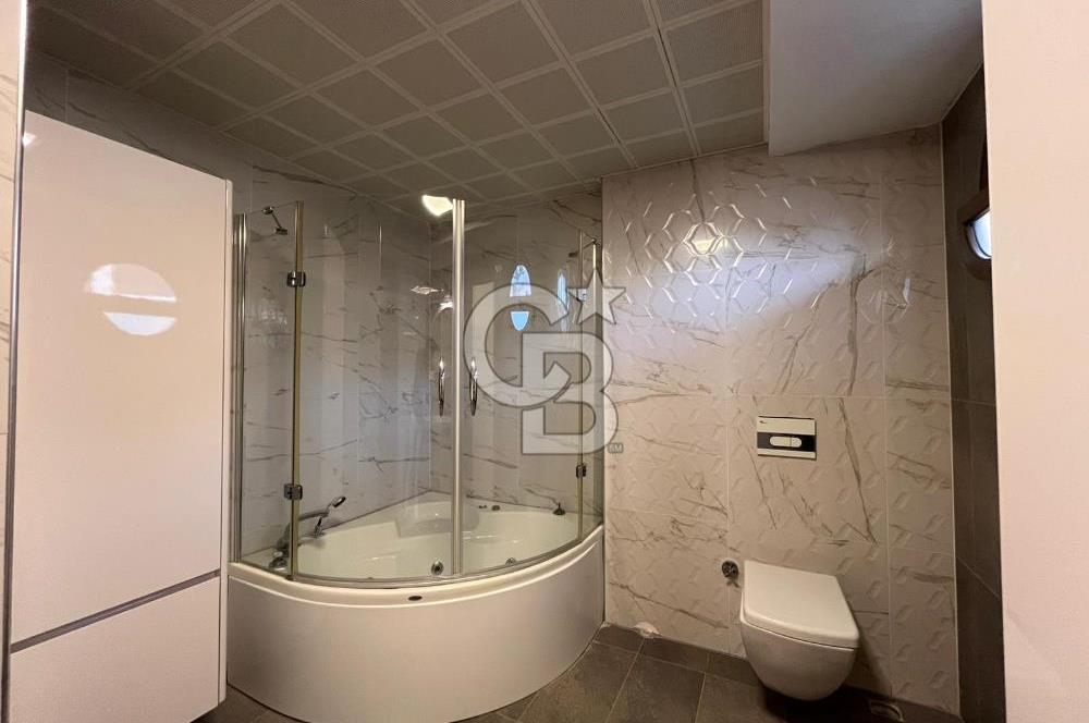 AYVALIK ÇAMLIKTA PRESTİJLİ SİTE TAM MÜSTAKİL SATILIK VİLLA