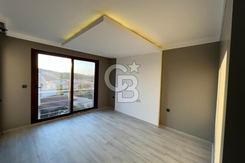 AYVALIK ÇAMLIKTA PRESTİJLİ SİTE TAM MÜSTAKİL SATILIK VİLLA