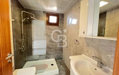 AYVALIK ÇAMLIKTA PRESTİJLİ SİTE TAM MÜSTAKİL SATILIK VİLLA