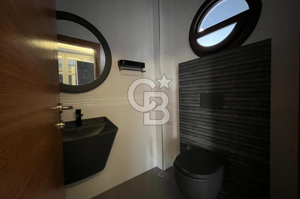 AYVALIK ÇAMLIKTA PRESTİJLİ SİTE TAM MÜSTAKİL SATILIK VİLLA