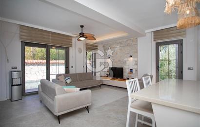 Foça Kazım Dirik Mah. Satılık Müstakil Havuzlu 5+1 Villa