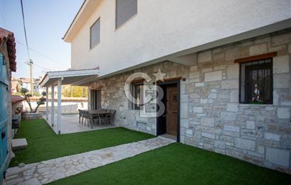 Foça Kazım Dirik Mah. Satılık Müstakil Havuzlu 5+1 Villa