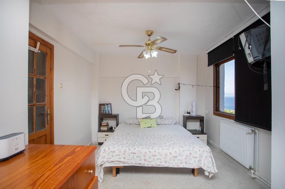 Yenifoça Donatkentte Satılık 3+1 Eşyalı Müstakil Villa
