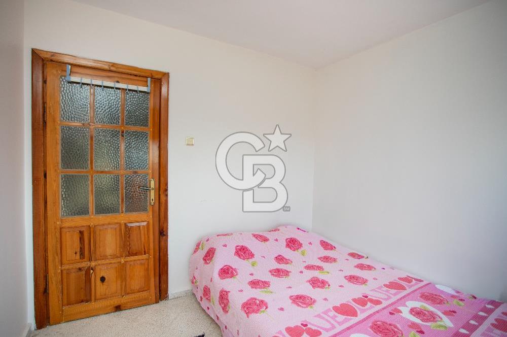 Yenifoça Donatkentte Satılık 3+1 Eşyalı Müstakil Villa