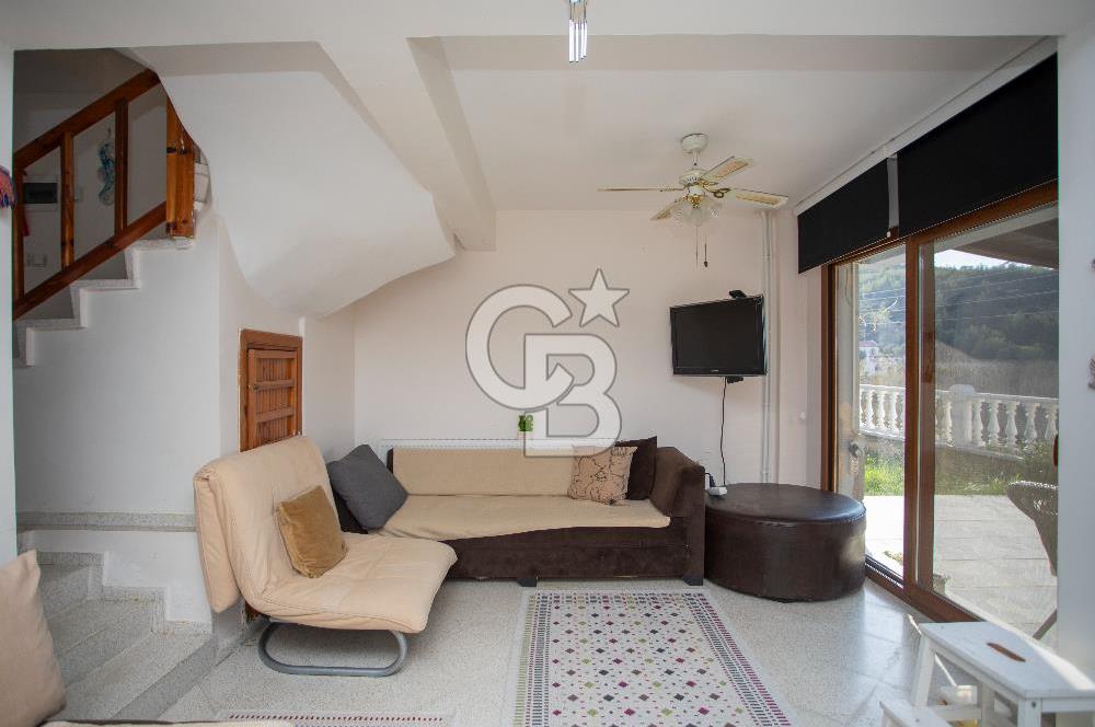 Yenifoça Donatkentte Satılık 3+1 Eşyalı Müstakil Villa