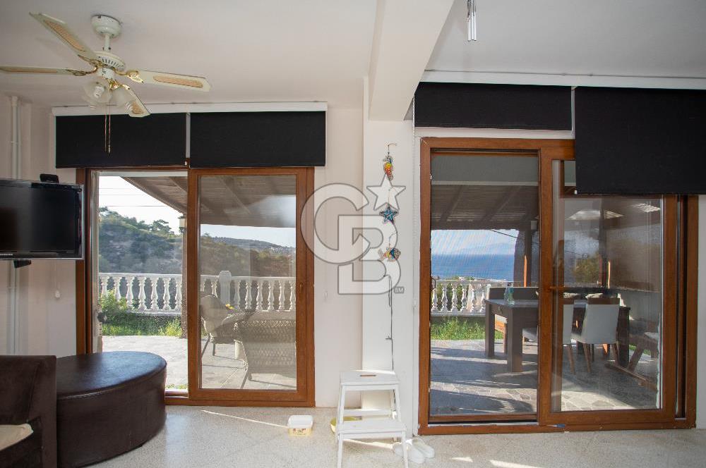 Yenifoça Donatkentte Satılık 3+1 Eşyalı Müstakil Villa