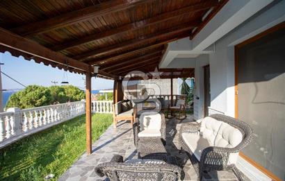 Yenifoça Donatkentte Satılık 3+1 Eşyalı Müstakil Villa