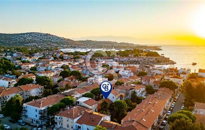 Eski Foça'da Satılık Tescilli Tarihi Müstakil Taş Ev