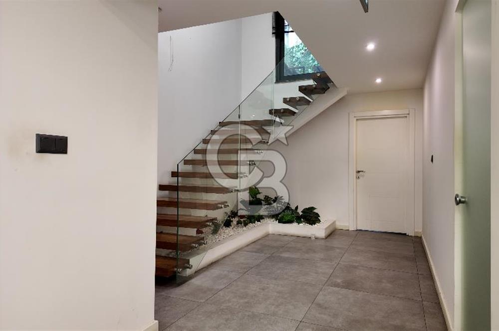İzmir, Alsancak, Kültür Mah. 190 m2 Kiralık Dükkan & Mağaza