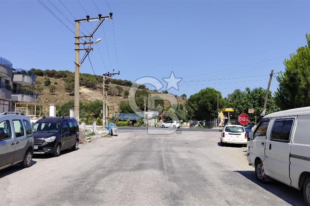 Dikili, Çandarlı da Geniş Bahçeli 1+1 Satılık Daire Denize 2 dk