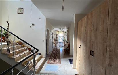 Gölbaşı, Bahçelievlerde Göl Manzaralı Müstakil Villa