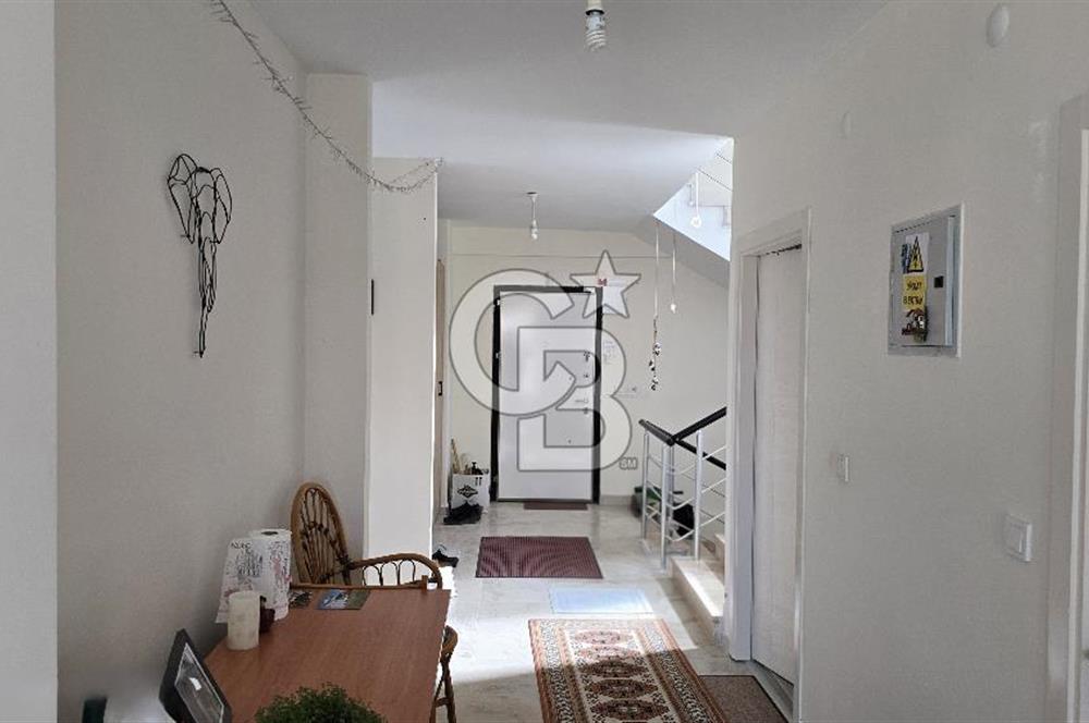 Gölbaşı, Bahçelievlerde Göl Manzaralı Müstakil Villa