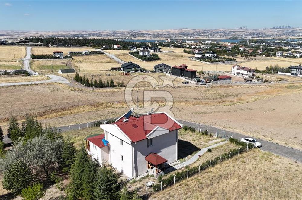 Gölbaşı, Bahçelievlerde Göl Manzaralı Müstakil Villa