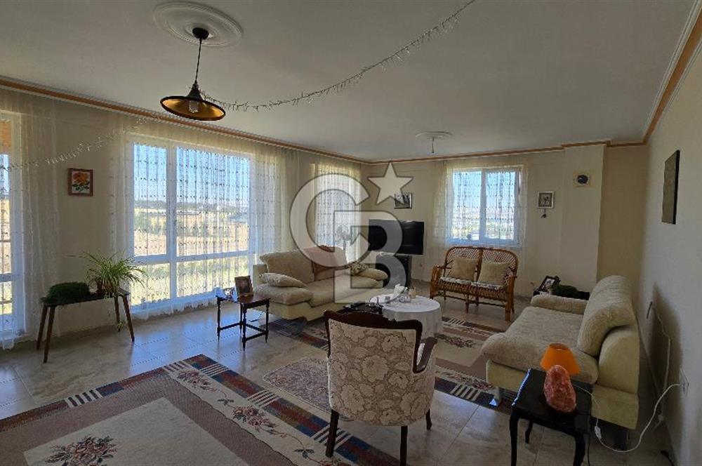 Gölbaşı, Bahçelievlerde Göl Manzaralı Müstakil Villa