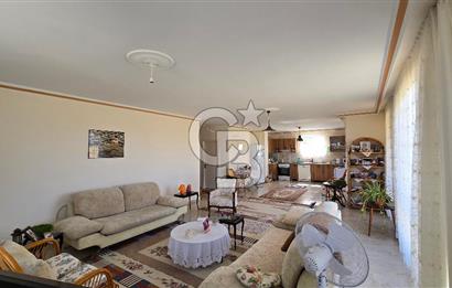 Gölbaşı, Bahçelievlerde Göl Manzaralı Müstakil Villa