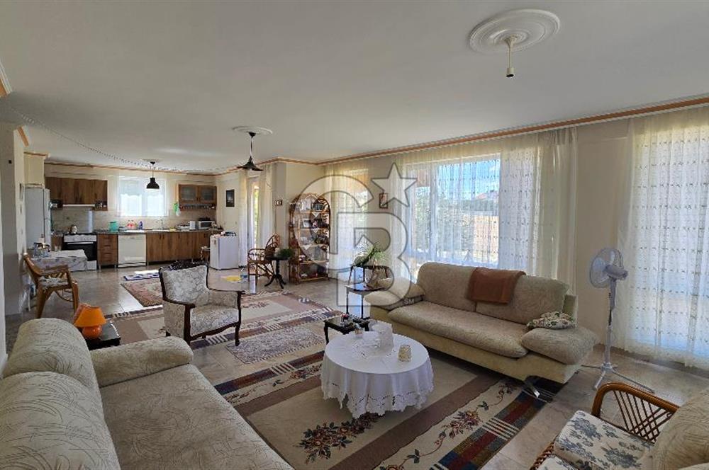 Gölbaşı, Bahçelievlerde Göl Manzaralı Müstakil Villa