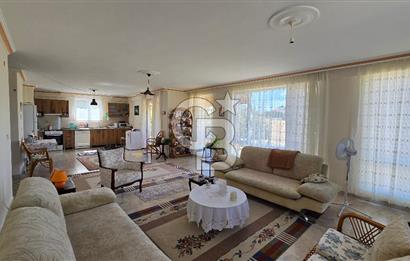 Gölbaşı, Bahçelievlerde Göl Manzaralı Müstakil Villa